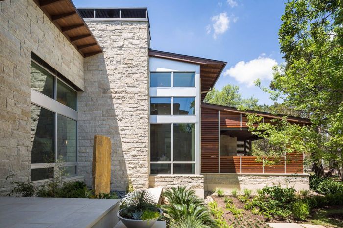 How Much Should It Cost to Put Siding on a House