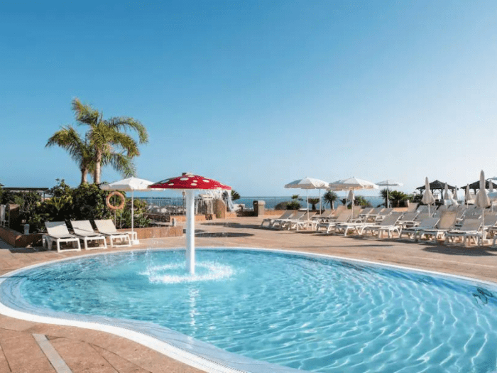 Landmar Costa Los Gigantes beach access and facilities